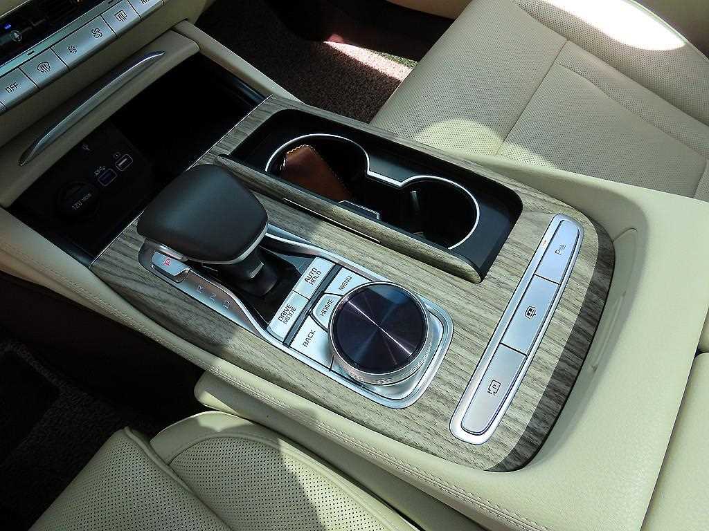 KIA K9 - Vista 12