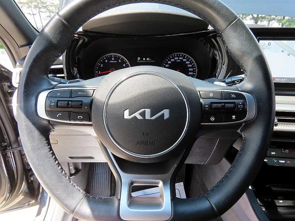 KIA K5 - Vista 8