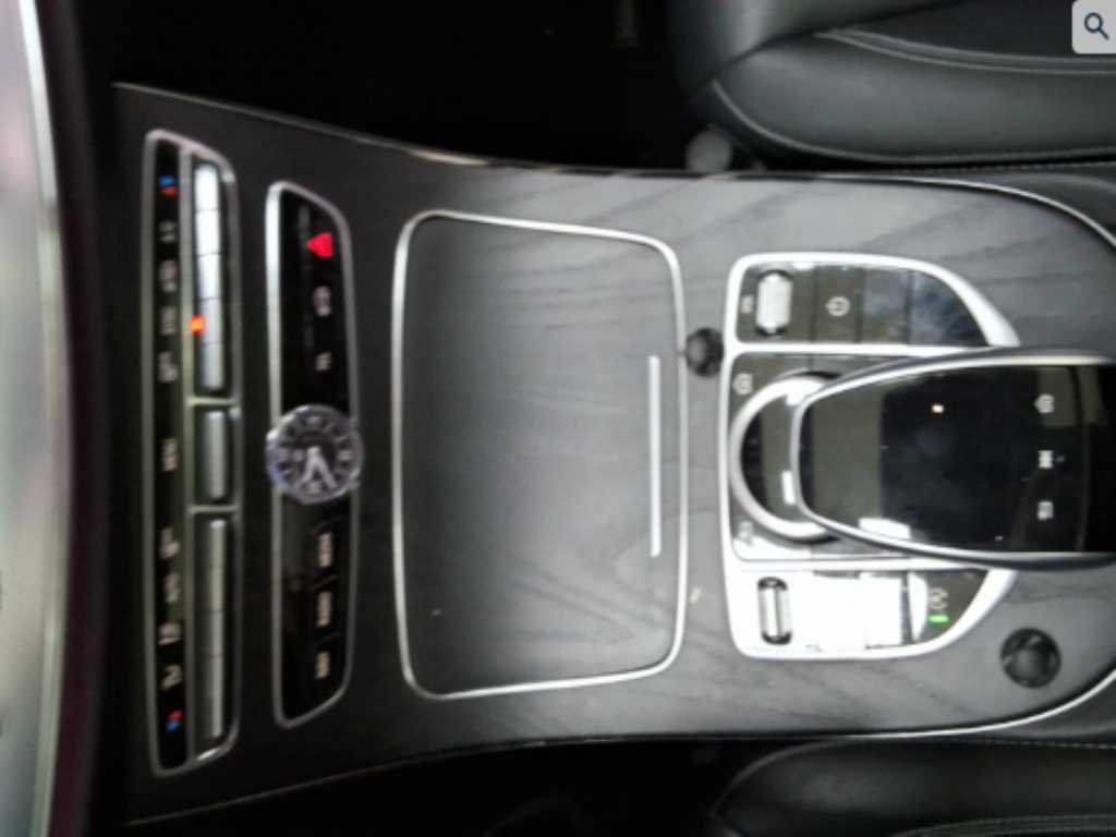 Mercedes Benz E class - Vista 4