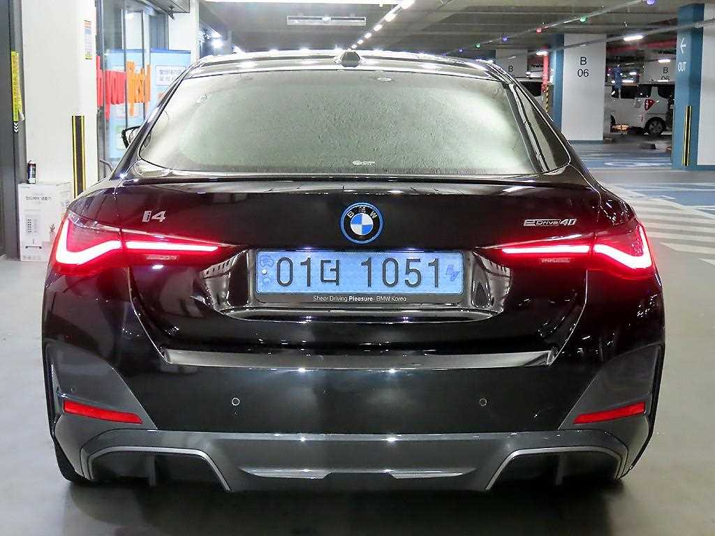 BMW i4 - Vista 5