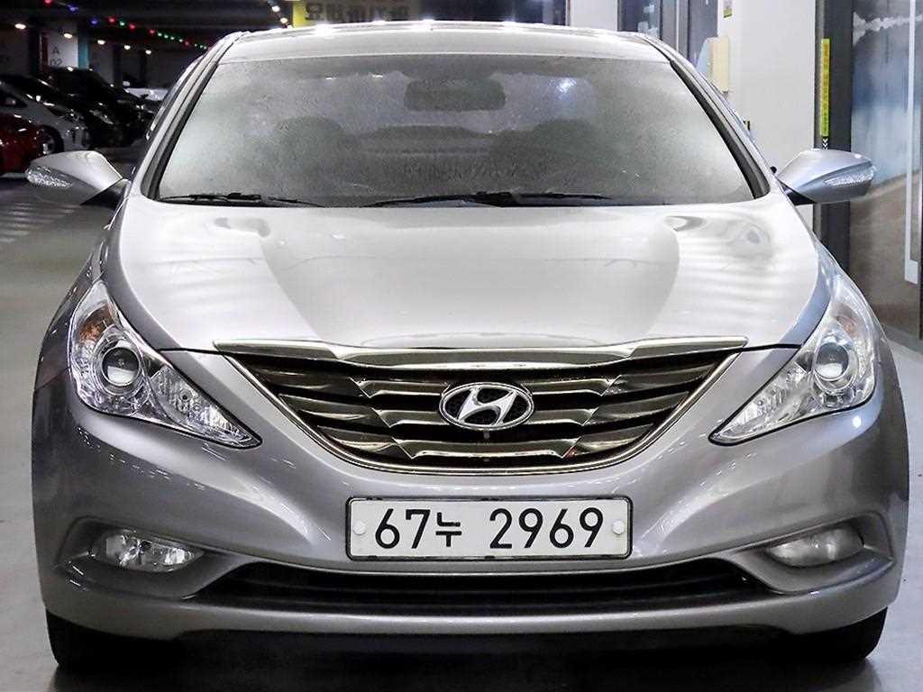 HYUNDAI Sonata - Vista 2