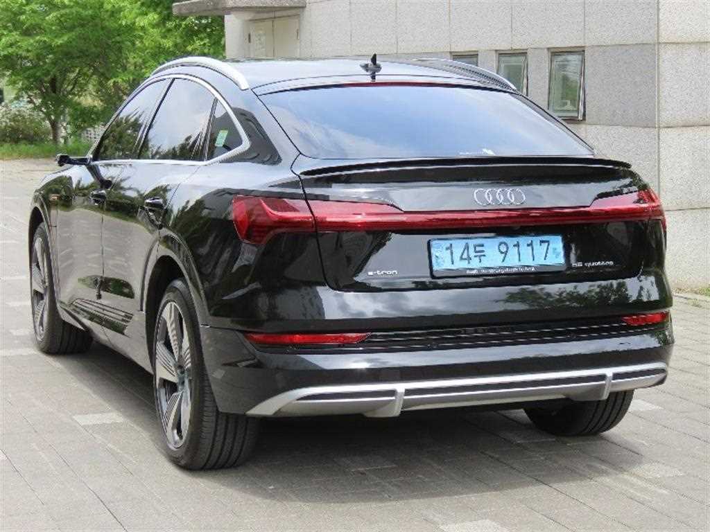Audi e-Tron - Vista 4