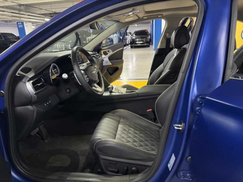 Genesis G70 - Vista 7