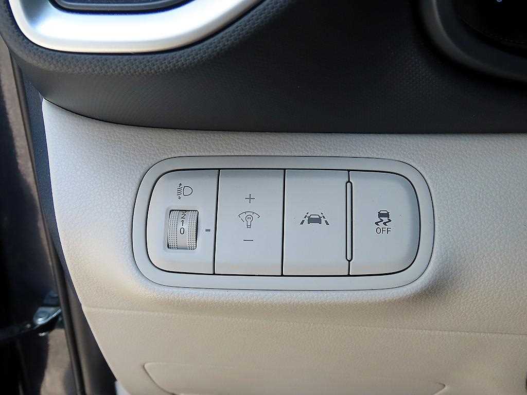HYUNDAI Venue - Vista 12