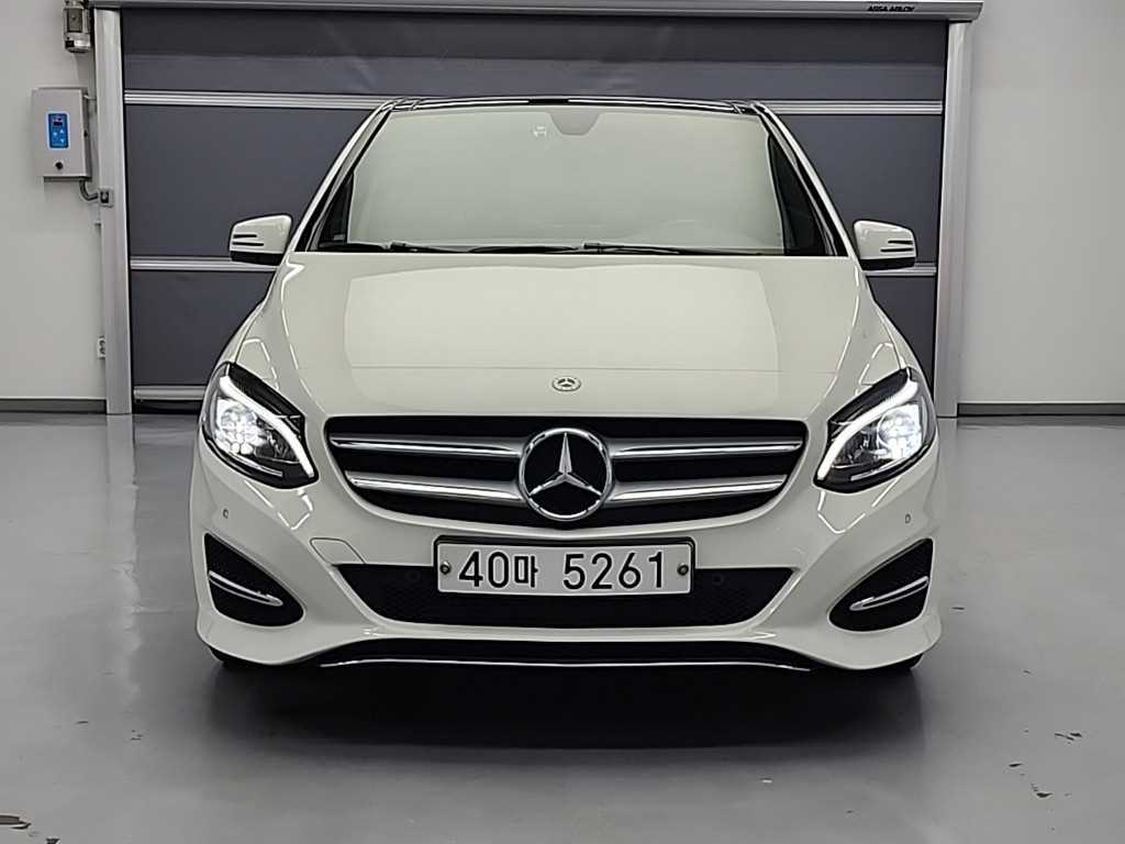 Mercedes Benz B Class (MY B) - Vista 2