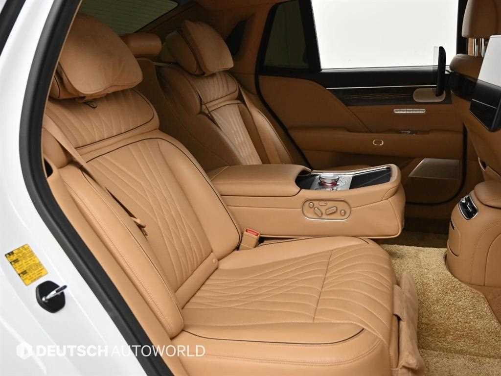 Genesis G90 - Vista 12