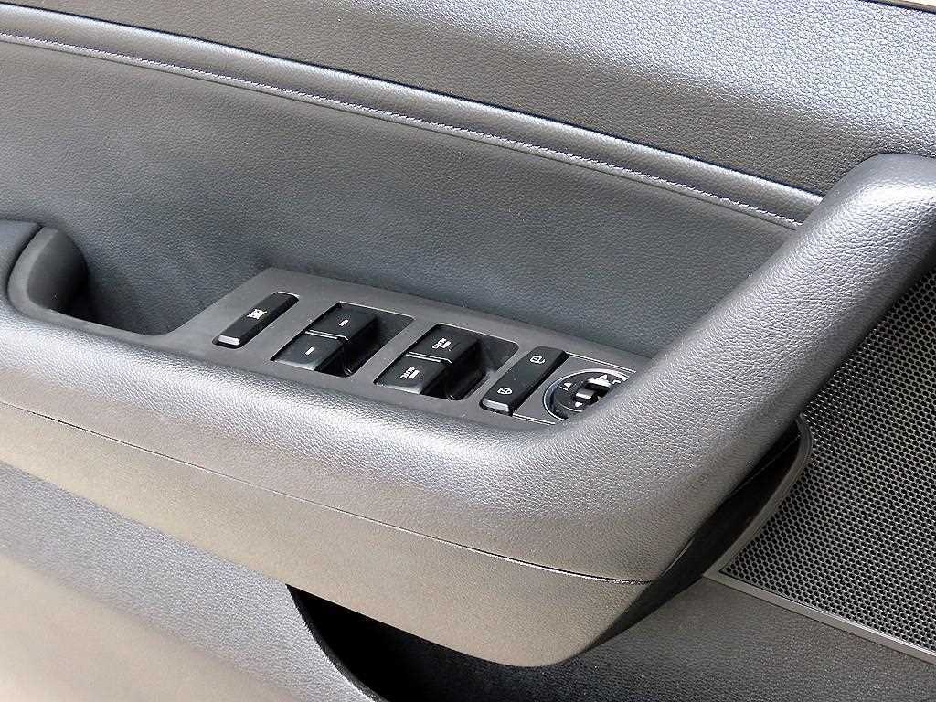 HYUNDAI Sonata - Vista 11