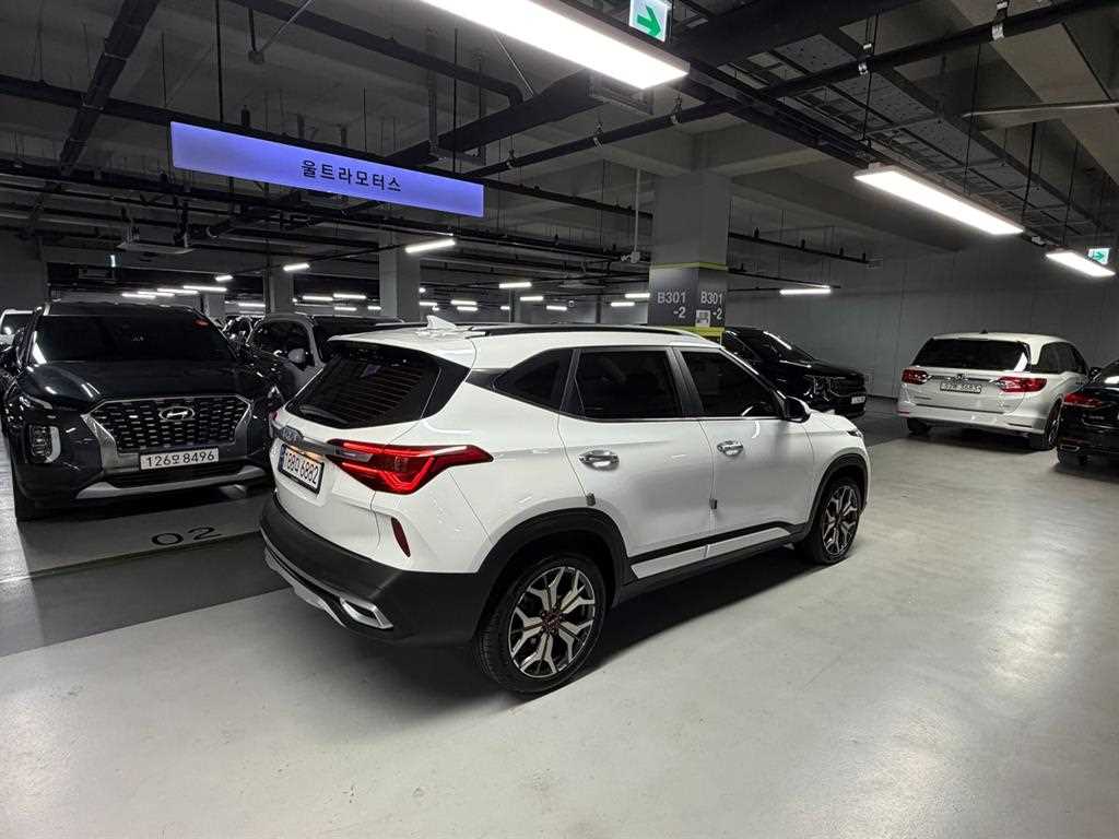 KIA Seltos - Vista 4