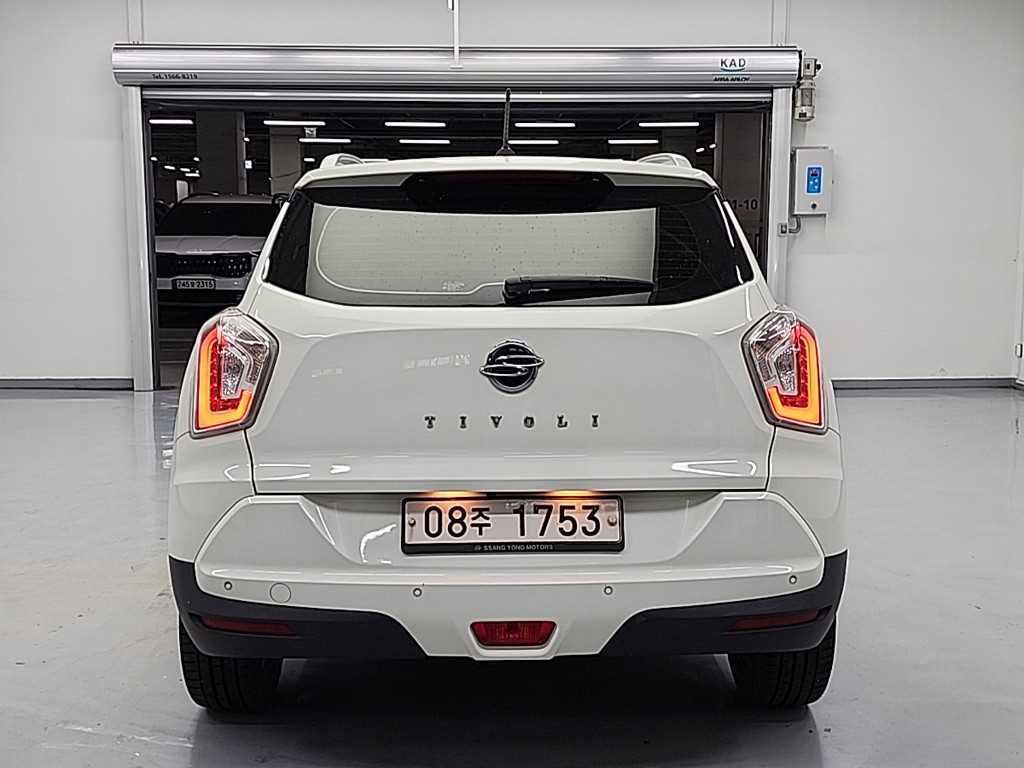 Ssangyong Tivoli - Vista 3