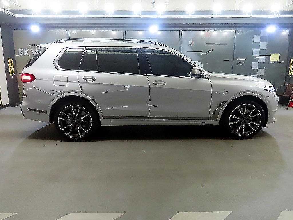 BMW X7 - Vista 3