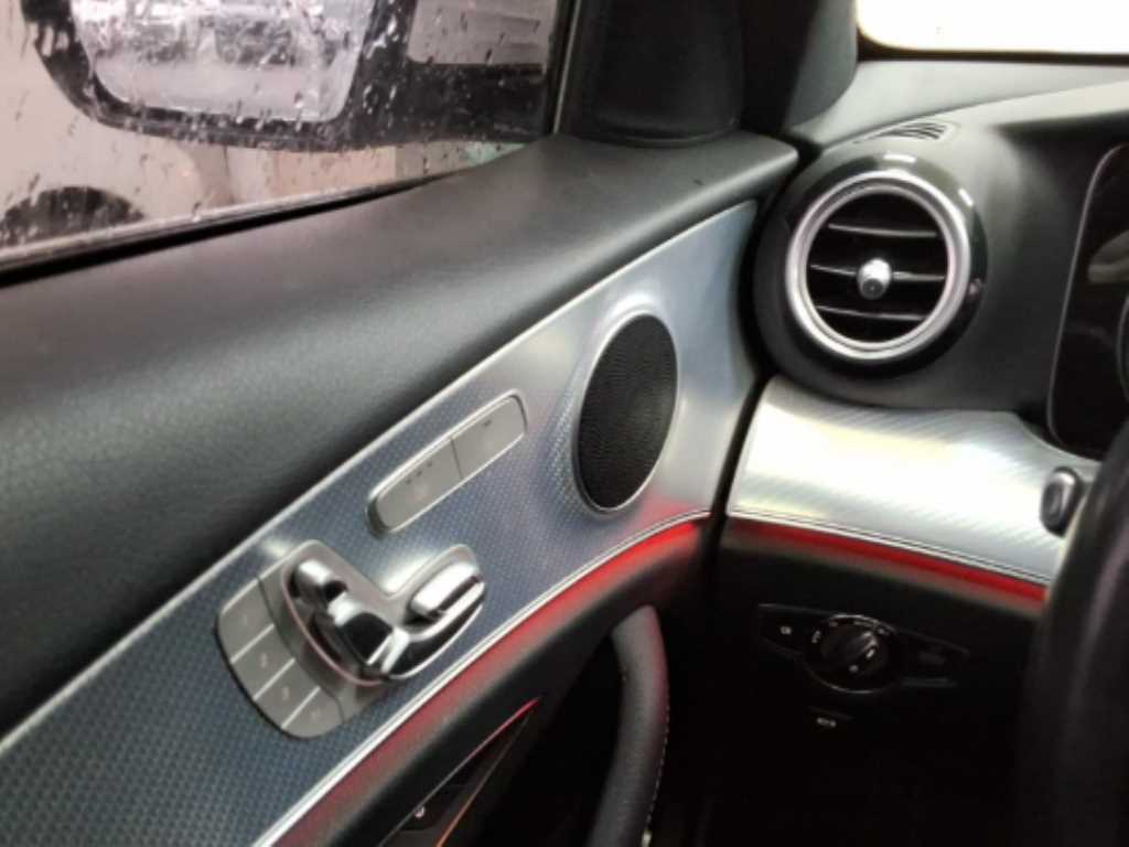 Mercedes Benz E class - Vista 2