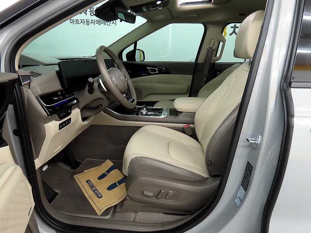 KIA Carnival - Vista 5