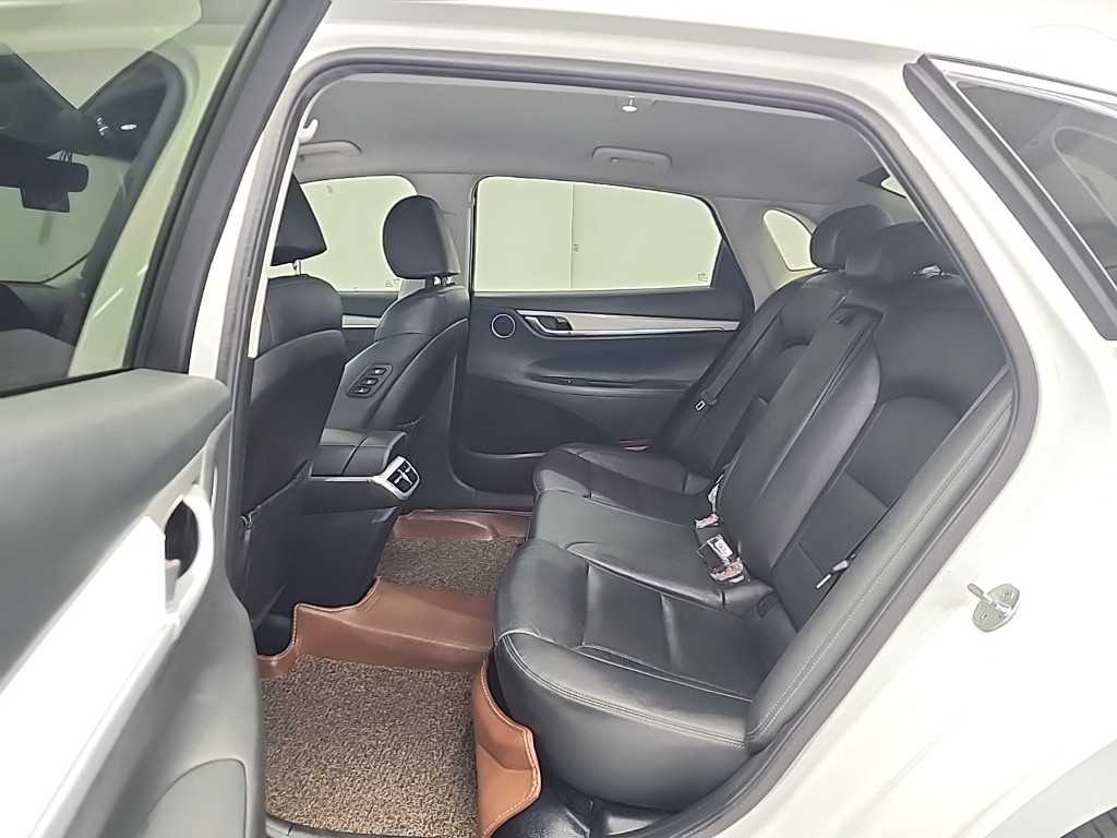 HYUNDAI Grandeur - Vista 12