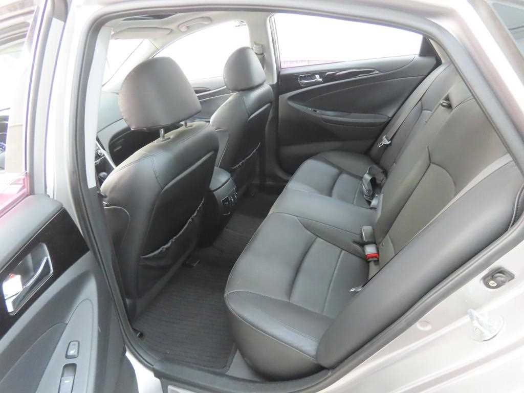 HYUNDAI Sonata - Vista 6