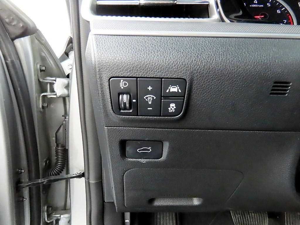 KIA K5 - Vista 12