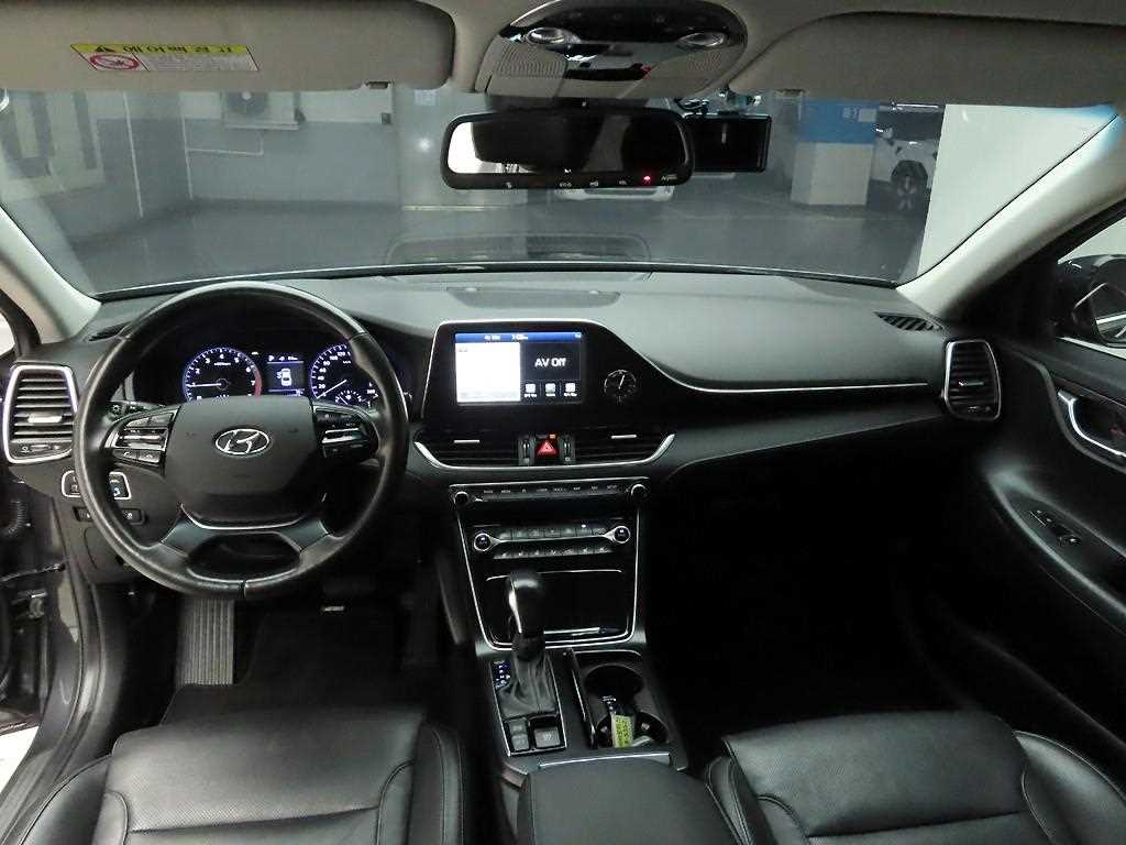 HYUNDAI Grandeur - Vista 6