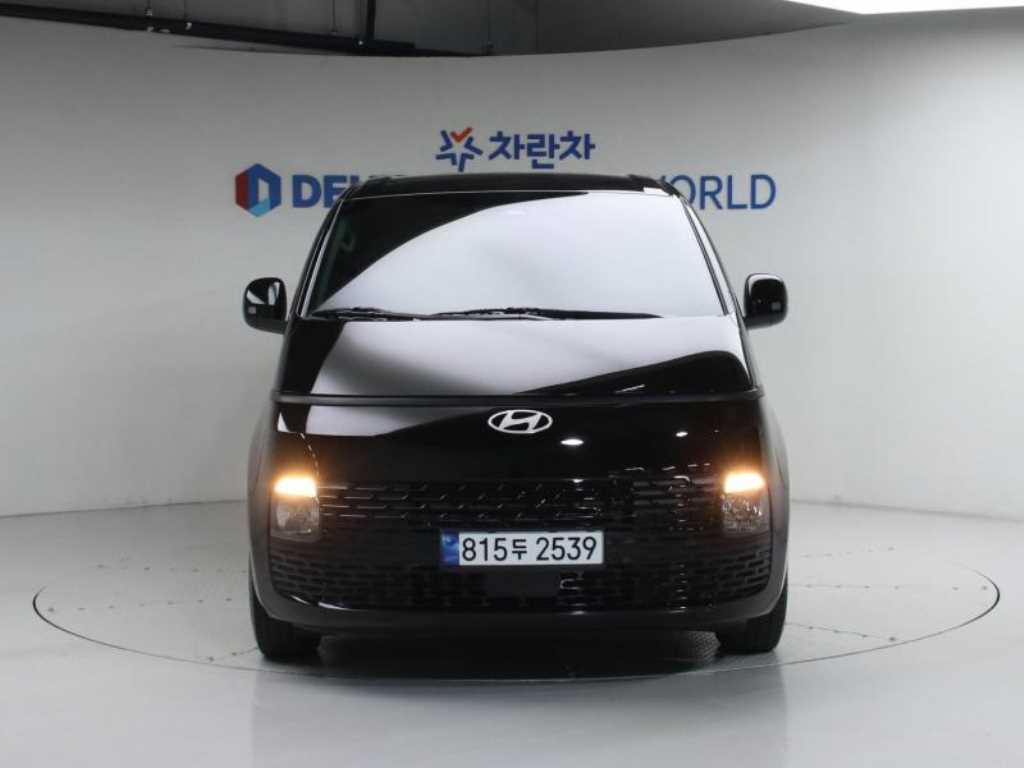 HYUNDAI Staria - Vista 3