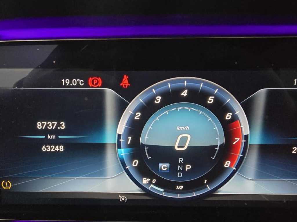 Mercedes Benz E class - Vista 5