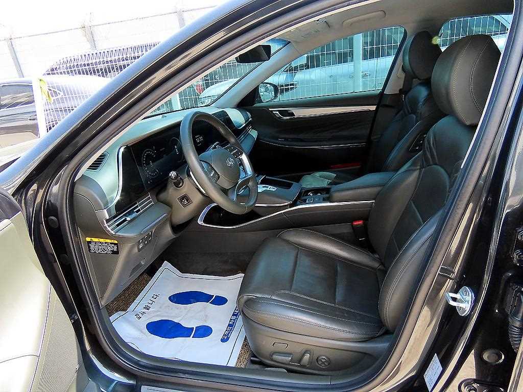 HYUNDAI Grandeur - Vista 5