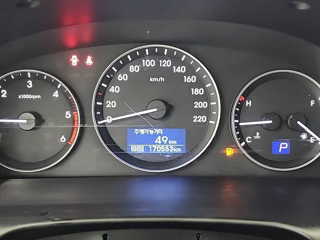 HYUNDAI Starex - Vista 6