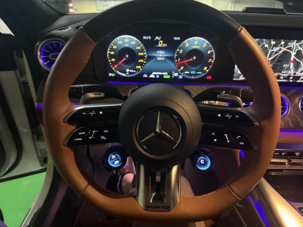 Mercedes Benz AMG GT - Vista 5