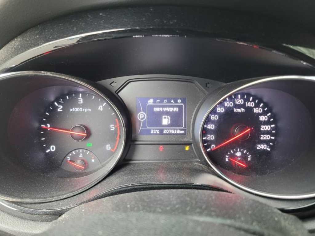 KIA Carnival - Vista 12