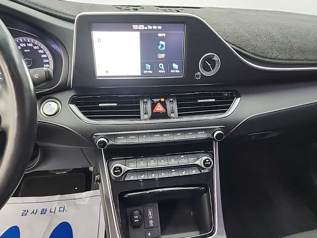 HYUNDAI Grandeur - Vista 11
