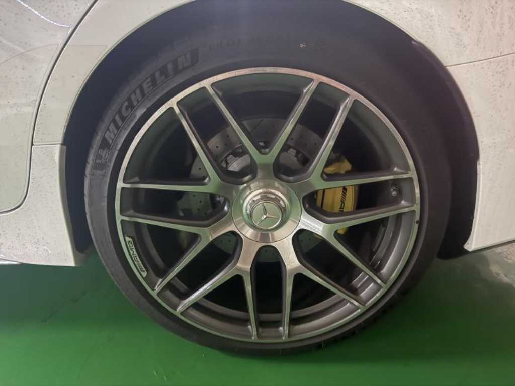 Mercedes Benz AMG GT - Vista 10