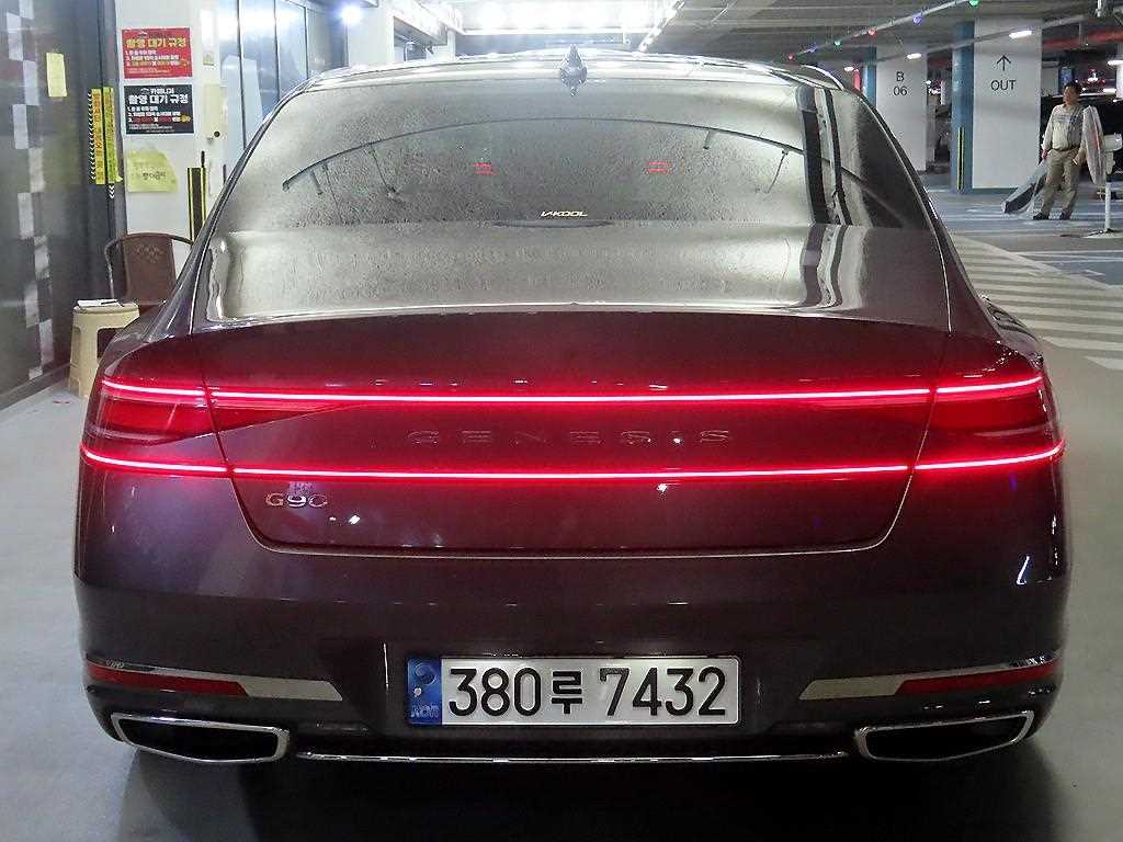 Genesis G90 - Vista 5