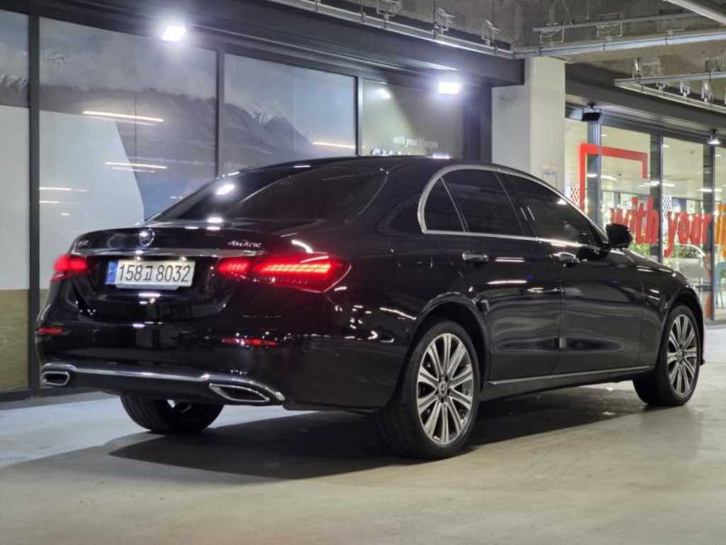 Mercedes Benz E class - Vista 4
