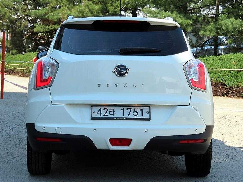 Ssangyong Tivoli - Vista 4