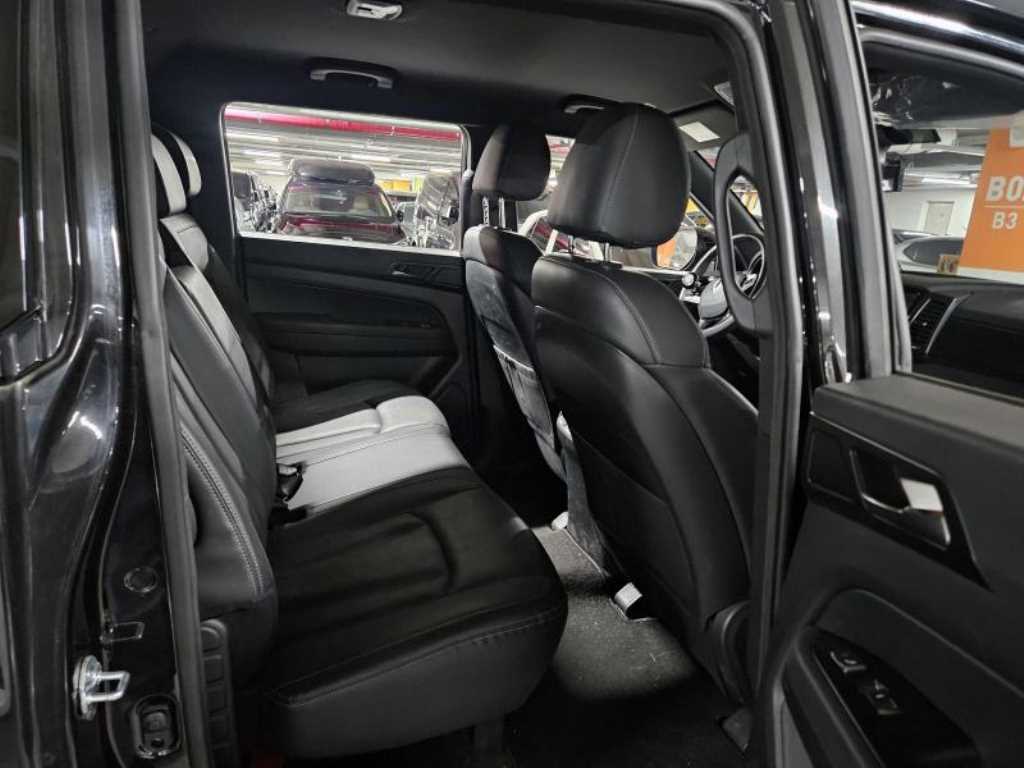Ssangyong Rexton - Vista 10