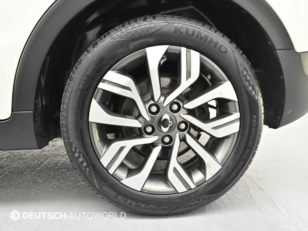 Ssangyong Tivoli - Vista 5