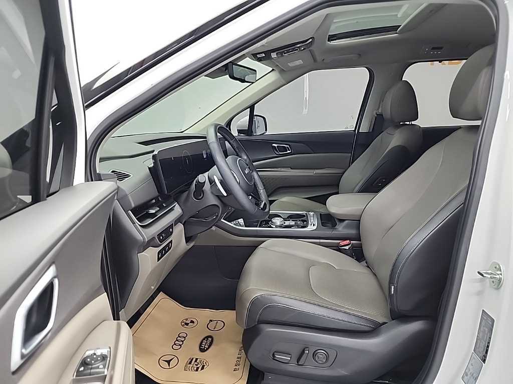 KIA Carnival - Vista 11