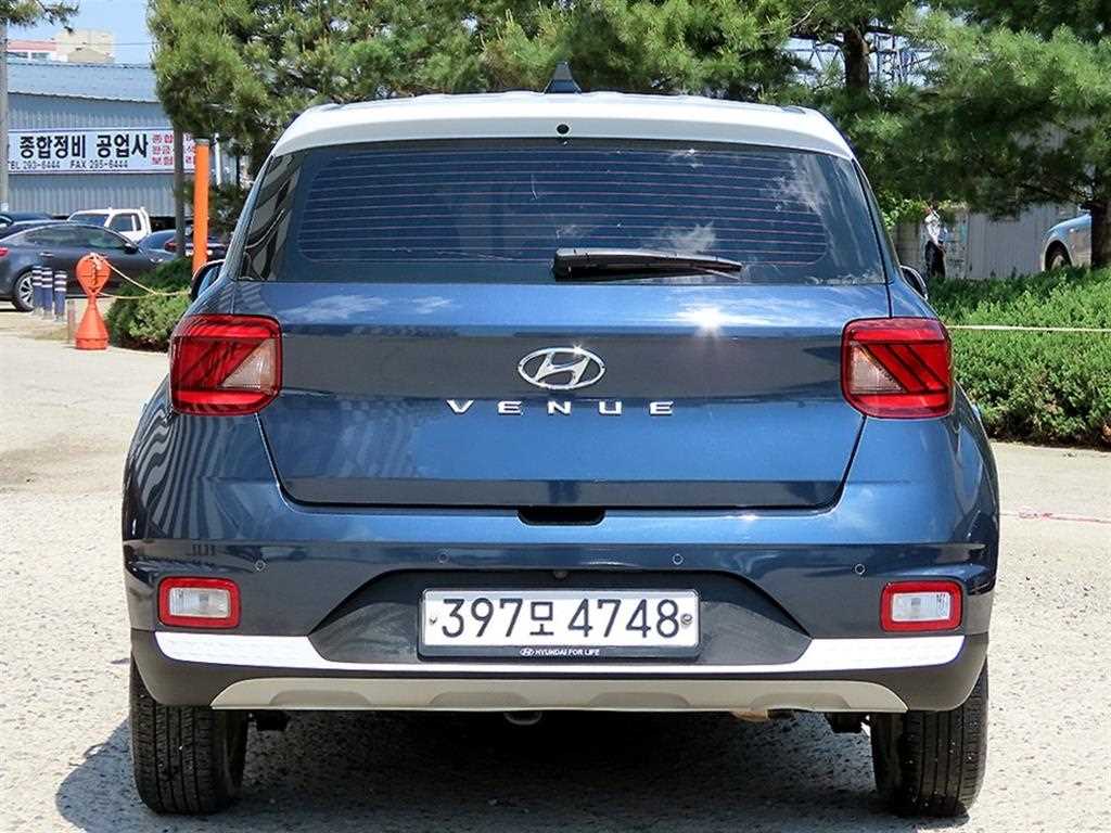 HYUNDAI Venue - Vista 4