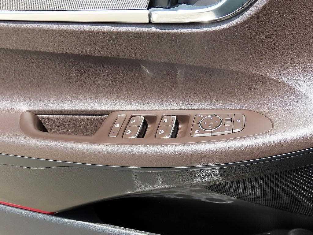 HYUNDAI Grandeur - Vista 11