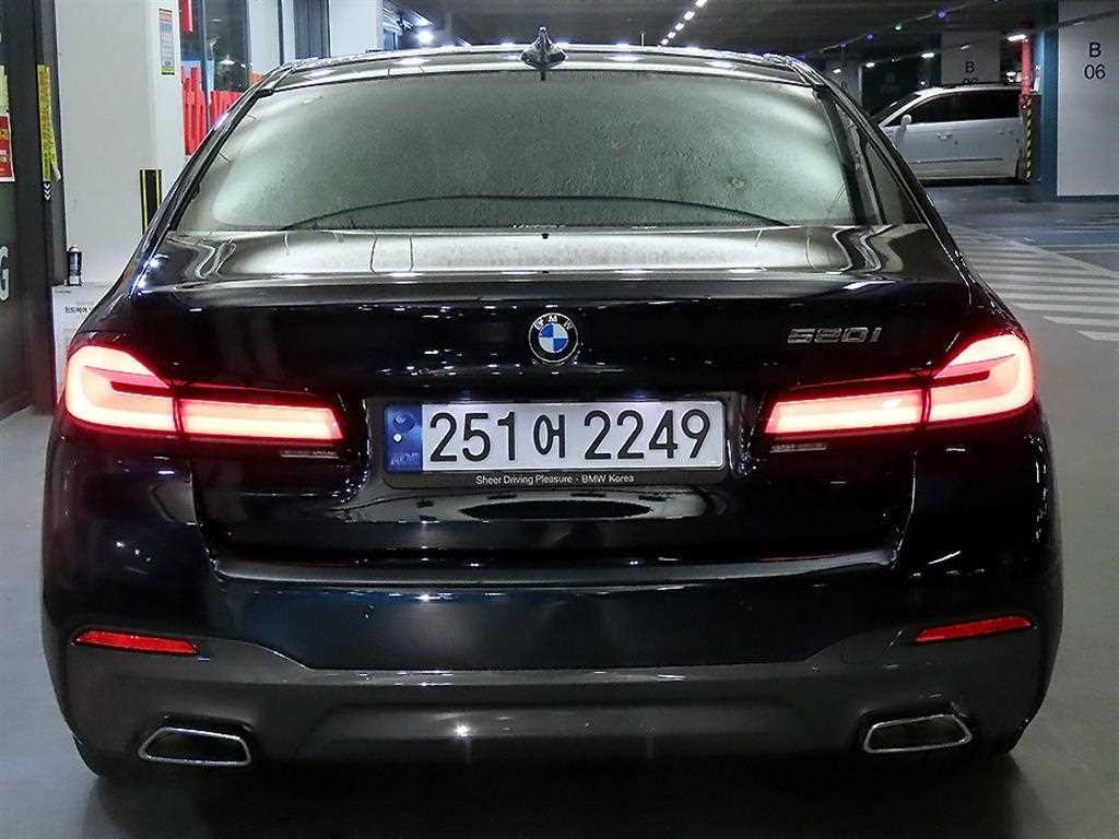BMW 5 Series - Vista 5
