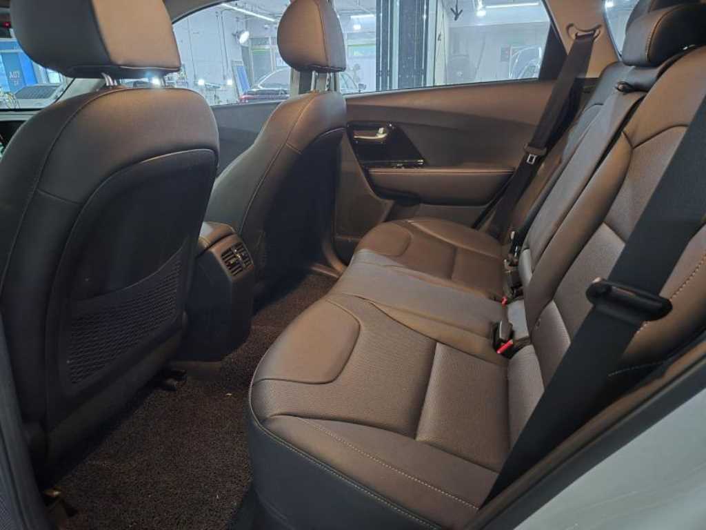 KIA Niro - Vista 10