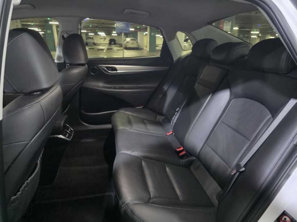 HYUNDAI Grandeur - Vista 8