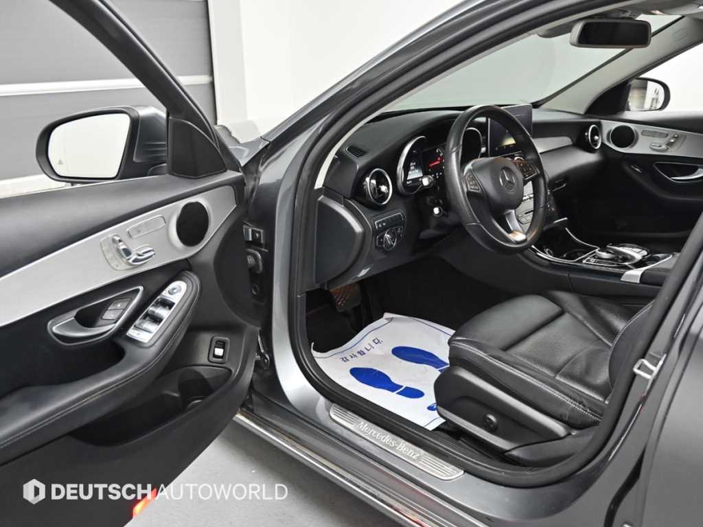 Mercedes Benz C Class - Vista 11