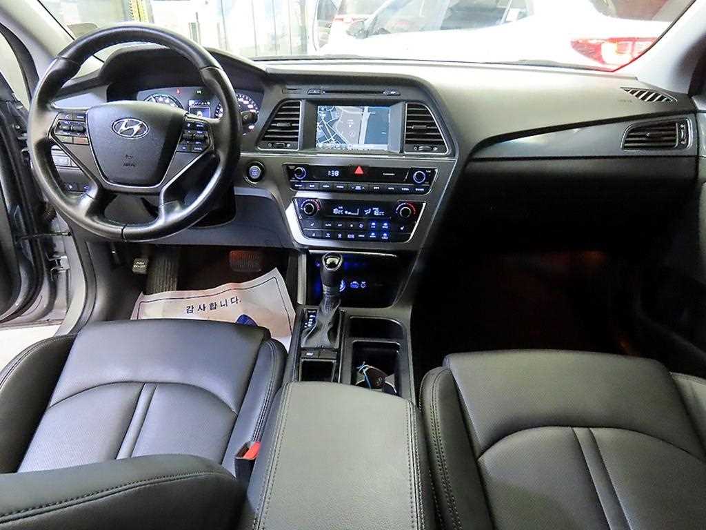 HYUNDAI Sonata - Vista 10