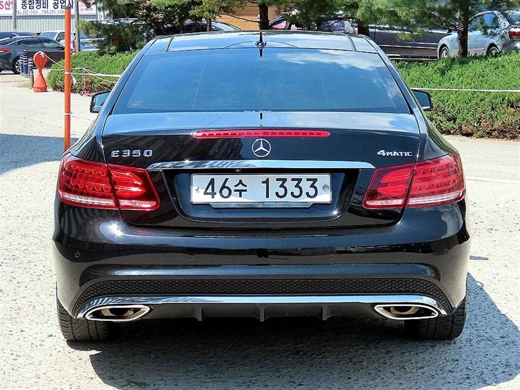 Mercedes Benz E class - Vista 4