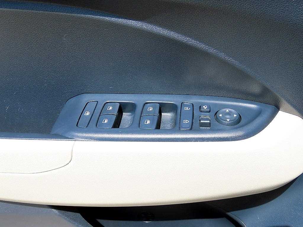 HYUNDAI Venue - Vista 11