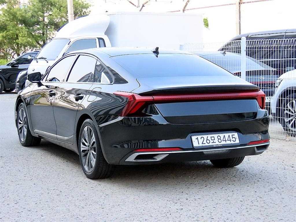 KIA K8 - Vista 3