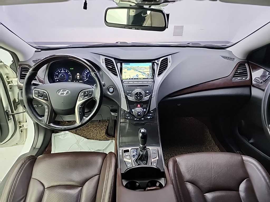 HYUNDAI Grandeur - Vista 7