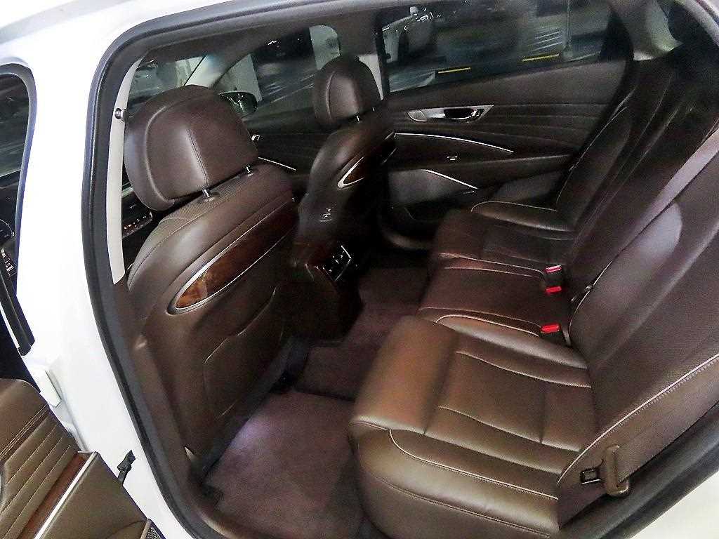 KIA K9 - Vista 7