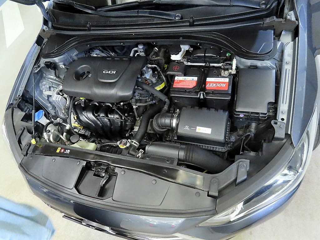 HYUNDAI Avante 2016 Gris - Importación desde Corea - HF Imports Iquique - Foto 17
