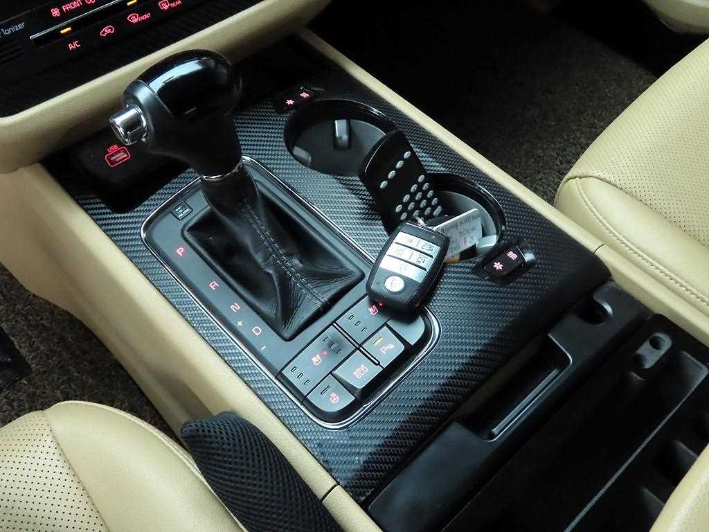 KIA Carnival - Vista 11