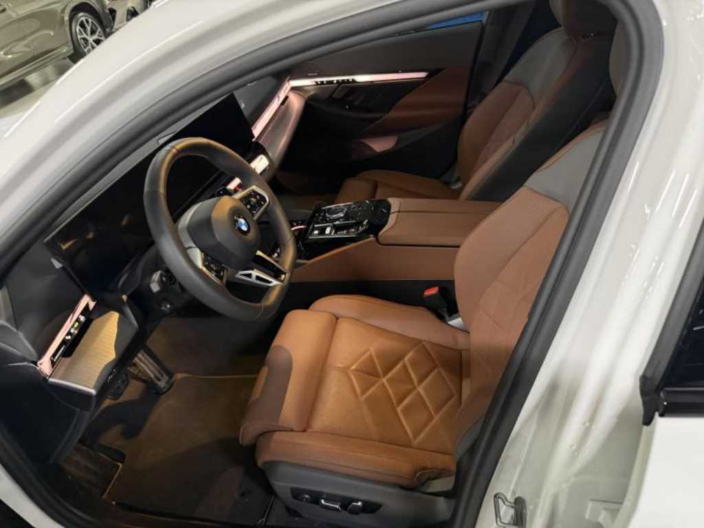 BMW 5 Series - Vista 6
