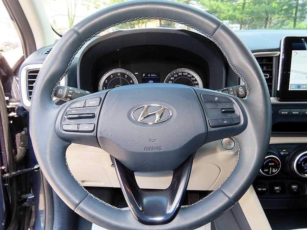 HYUNDAI Venue - Vista 8